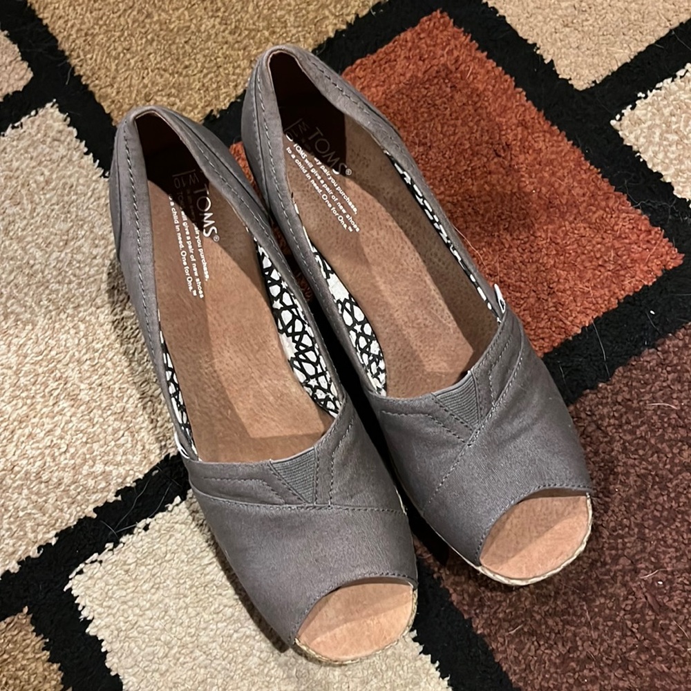 EUC Toms Women’s Espadrilles Brown 10